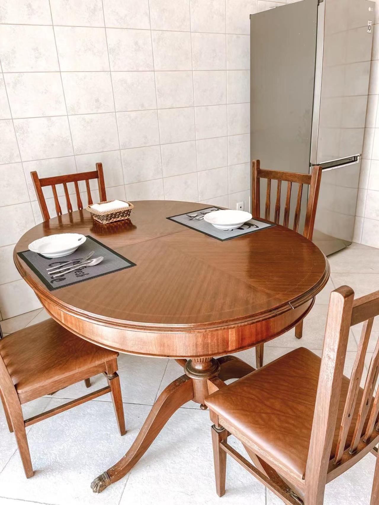 Seaside Room In A Peniche Townhouse Featuring A Private Bathroom And Shared Access To The Swimming Pool And Kitchen Atouguia Da Baleia Buitenkant foto